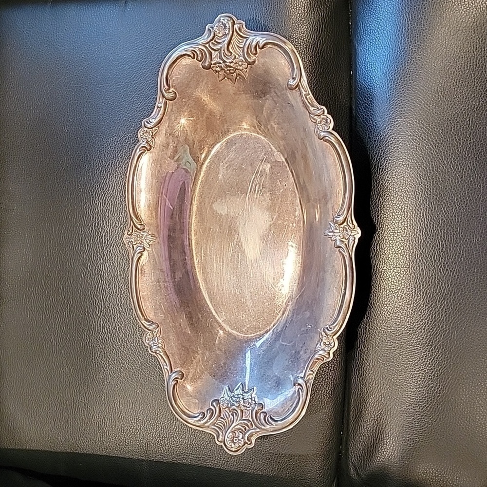 Orleans International Silver Co., Bread Tray #6519